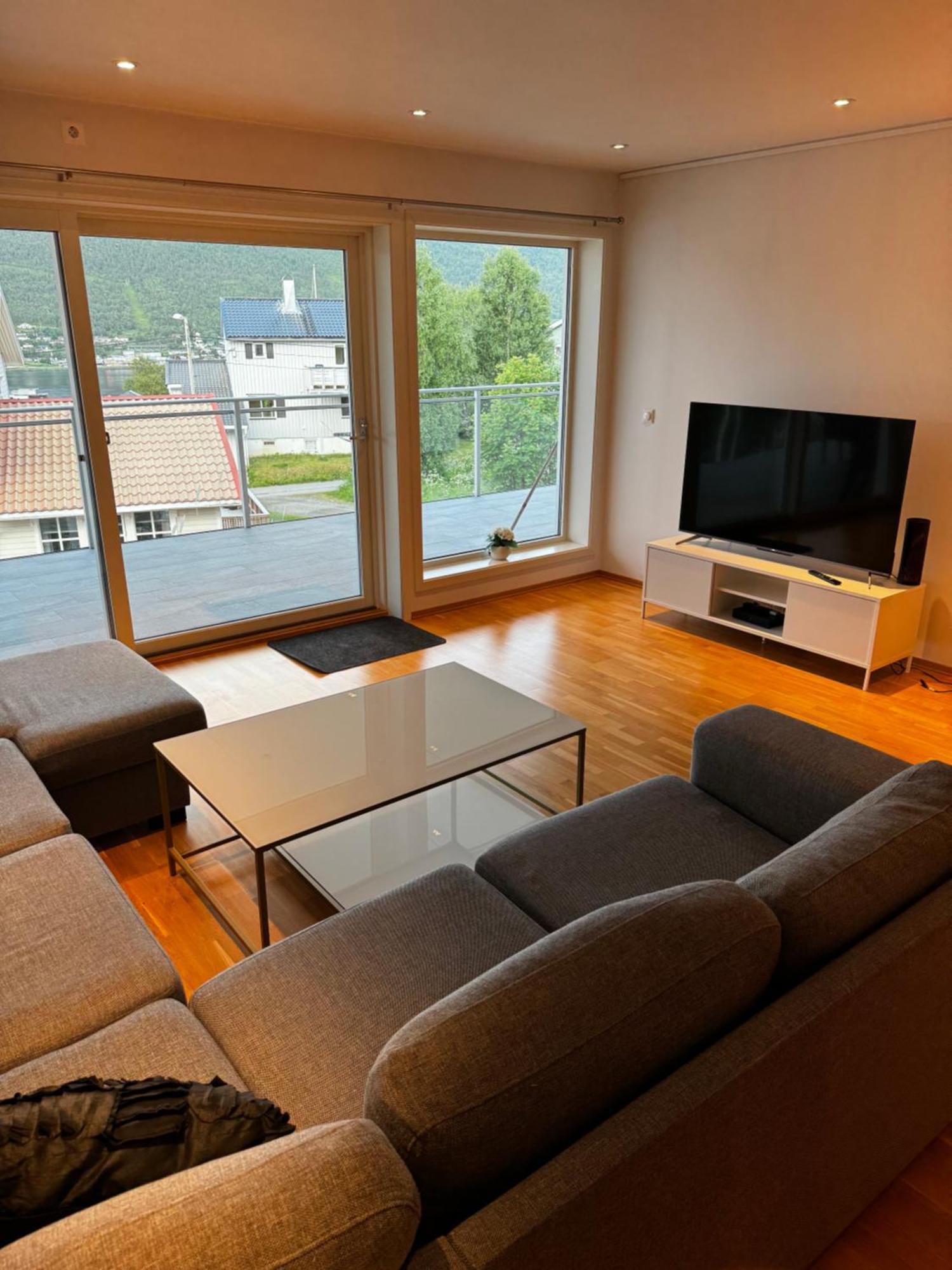 Sentral Leilighet Med Fantastisk Utsikt Tromsø Exterior foto