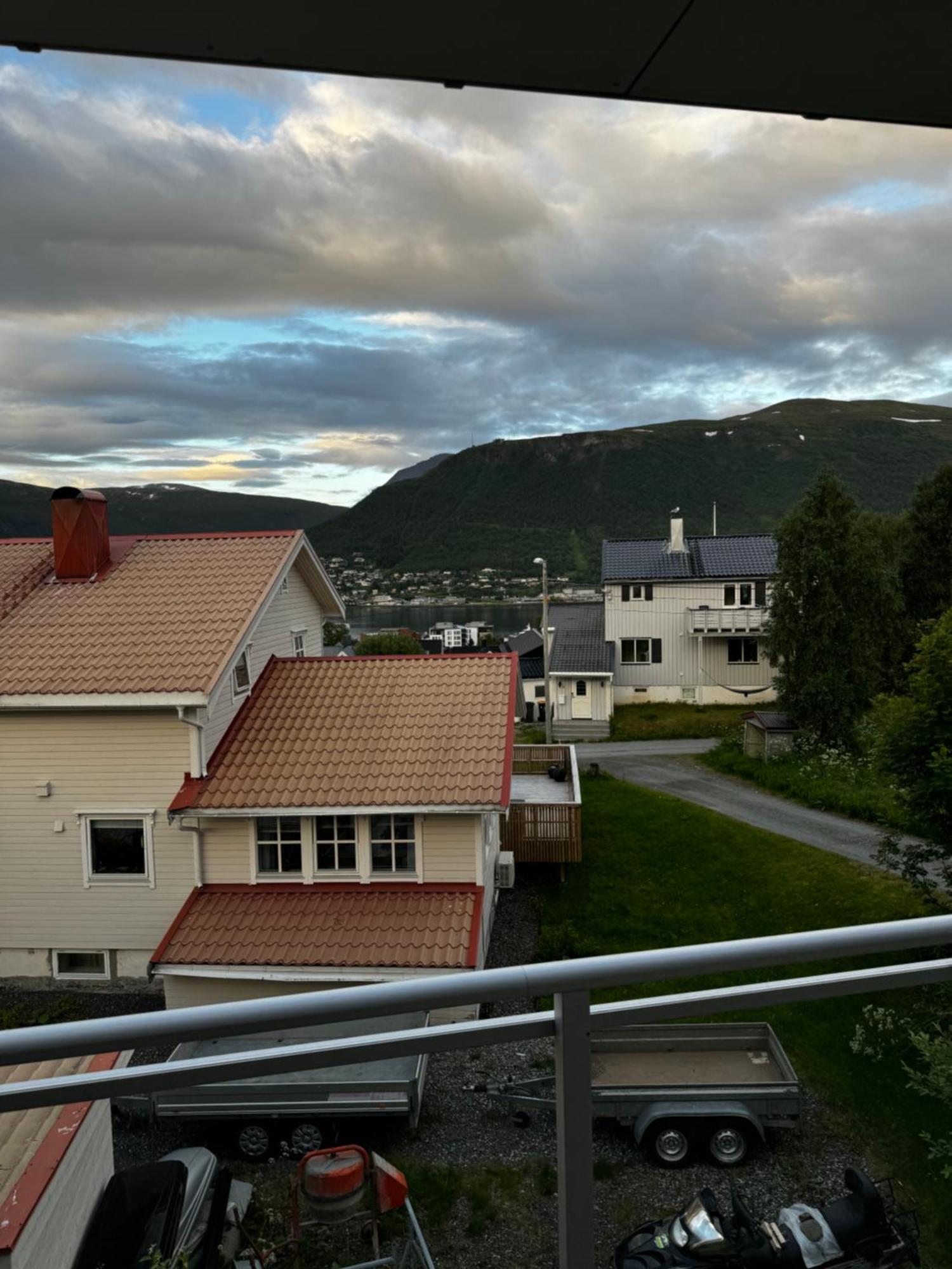 Sentral Leilighet Med Fantastisk Utsikt Tromsø Exterior foto